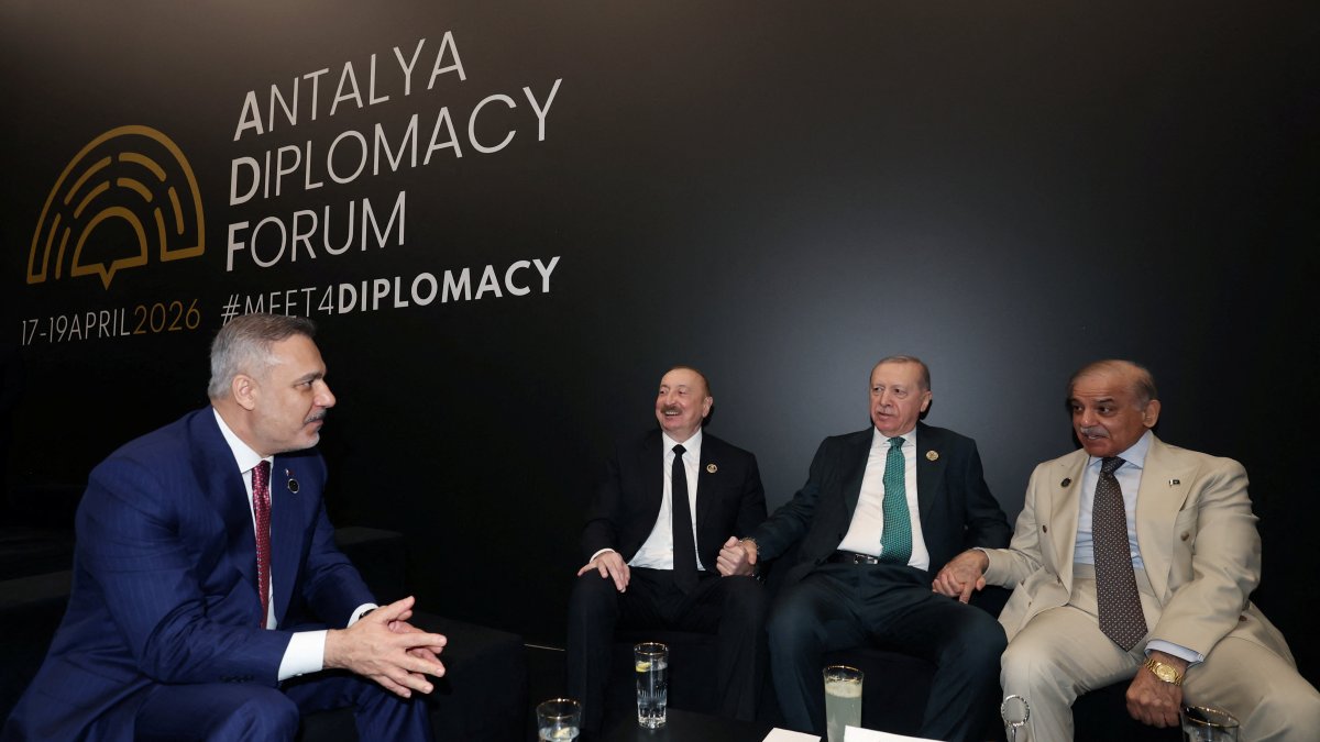 President Recep Tayyip Erdoğan sits with Foreign Minister Hakan Fidan (L), Azerbaijani President Ilham Aliyev (C-L) and Pakistani Prime Minister Shahbaz Sharif (R) during the opening session of the Antalya Diplomacy Forum, Antalya, Türkiye, April 17, 2026. (Reuters Photo)