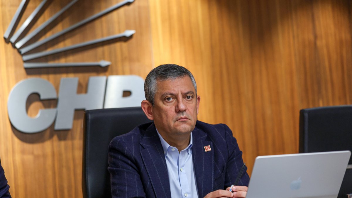 CHP Chair Özgür Özel attends the central administrative board meeting of his party, Istanbul, Türkiye, April 20, 2026. (AA Photo)