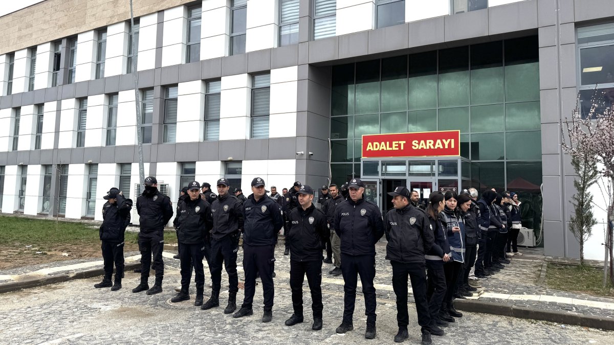 Security forces stand guard outside the courthouse amid the Gülistan Doku investigation, Tunceli, Türkiye, April 20, 2026. (AA Photo)