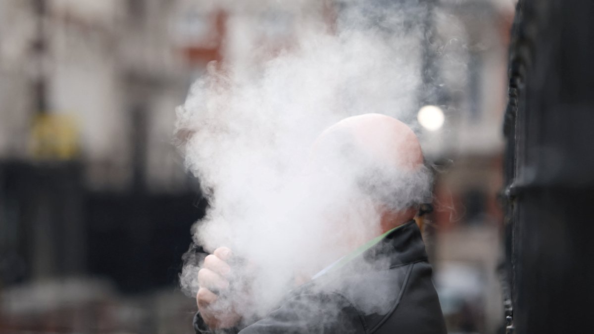 A person vapes inside the precincts of London’s High Court in London, Britain, Oct. 1, 2025. (Reuters File Photo)