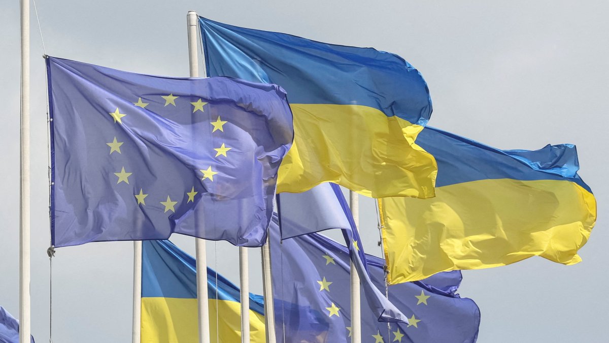 Ukrainian and European flags fly, amid Russia's attack on Ukraine, in central Kyiv, Ukraine, Aug. 11, 2025. (Reuters Photo)