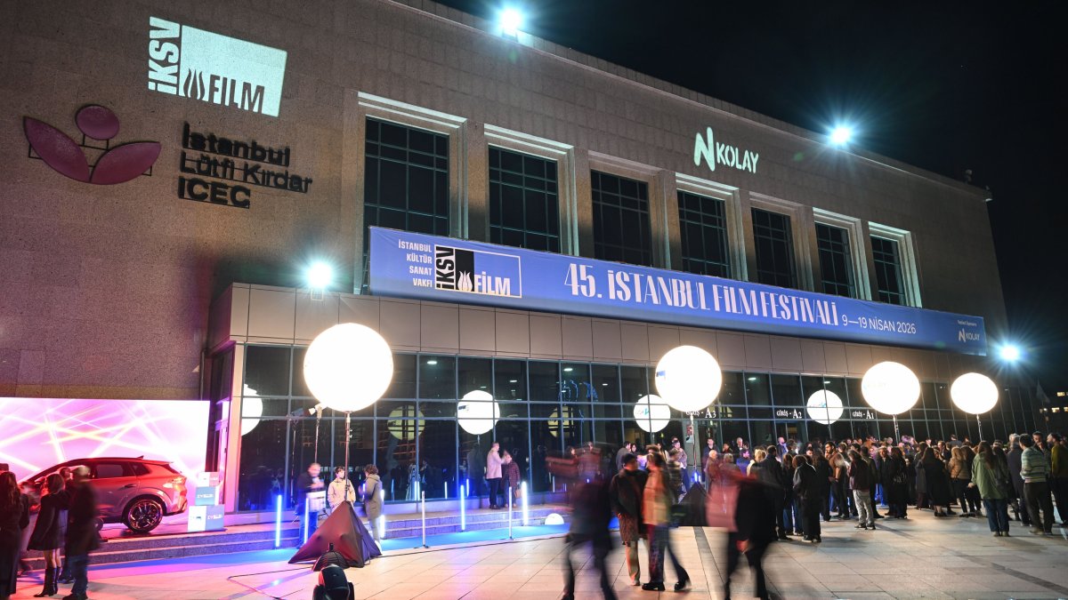 People walk by the opening ceremony of the Istanbul Film Festival at the Lütfi Kırdar Congress Center, Istanbul, Türkiye, April 8, 2026. (AA Photo)