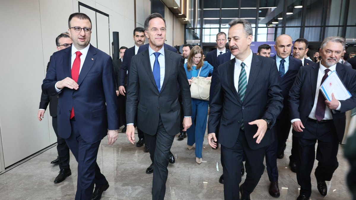 NATO Secretary-General Mark Rutte (C), Türkiye Defense Industries President Haluk Görgün (R) and  Aselsan General Manager Ahmet Akyol visit the defense firm Aselsan as part of Rutte's official visit, Ankara, Türkiye, April 22, 2026. (AFP Photo)