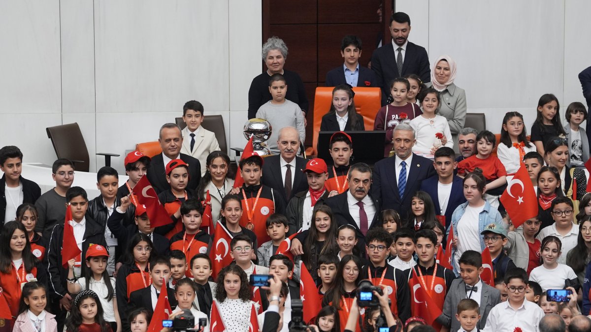 Türkiye restricts social media for children in landmark move