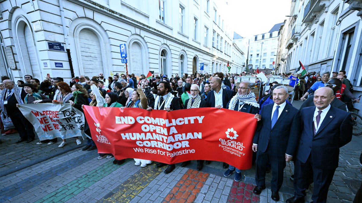 Participants walk during the Global Sumud Parliamentarians Congress, bringing together lawmakers, political party representatives, public officials and U.N. rapporteurs from around the world, Brussels, Belgium, April 22, 2026. (AA Photo)