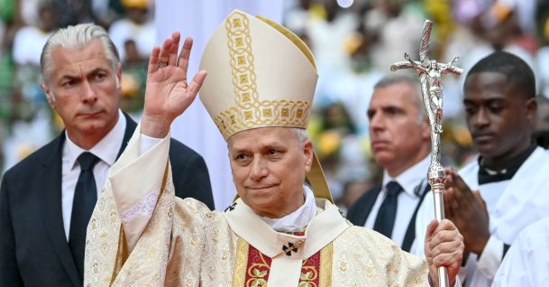 Pope Leo XIV arrives to lead a Holy Mass at the Malabo Stadium in Malabo, Equatorial Guinea, April 23, 2026. (AFP Photo)