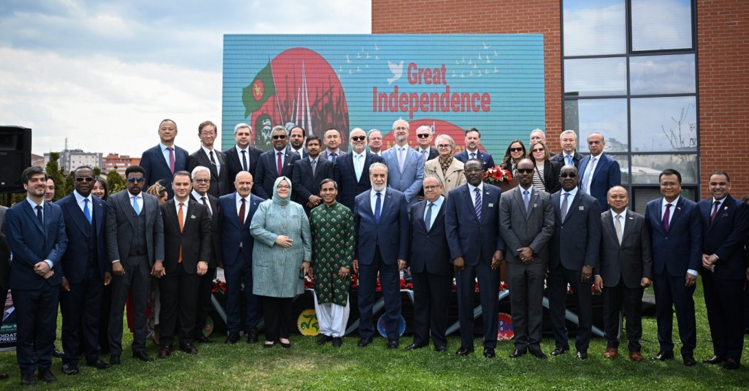 Bangladesh’s Ambassador to Ankara M Amanul Haq (C-L) and Türkiye’s Deputy Foreign Minister Ambassador Musa Kulaklıkaya (C) join foreign diplomats at an Independence Day and Bengali New Year event hosted by the Bangladesh Embassy in Ankara, Türkiye, April 22, 2026. (AA Photo)
