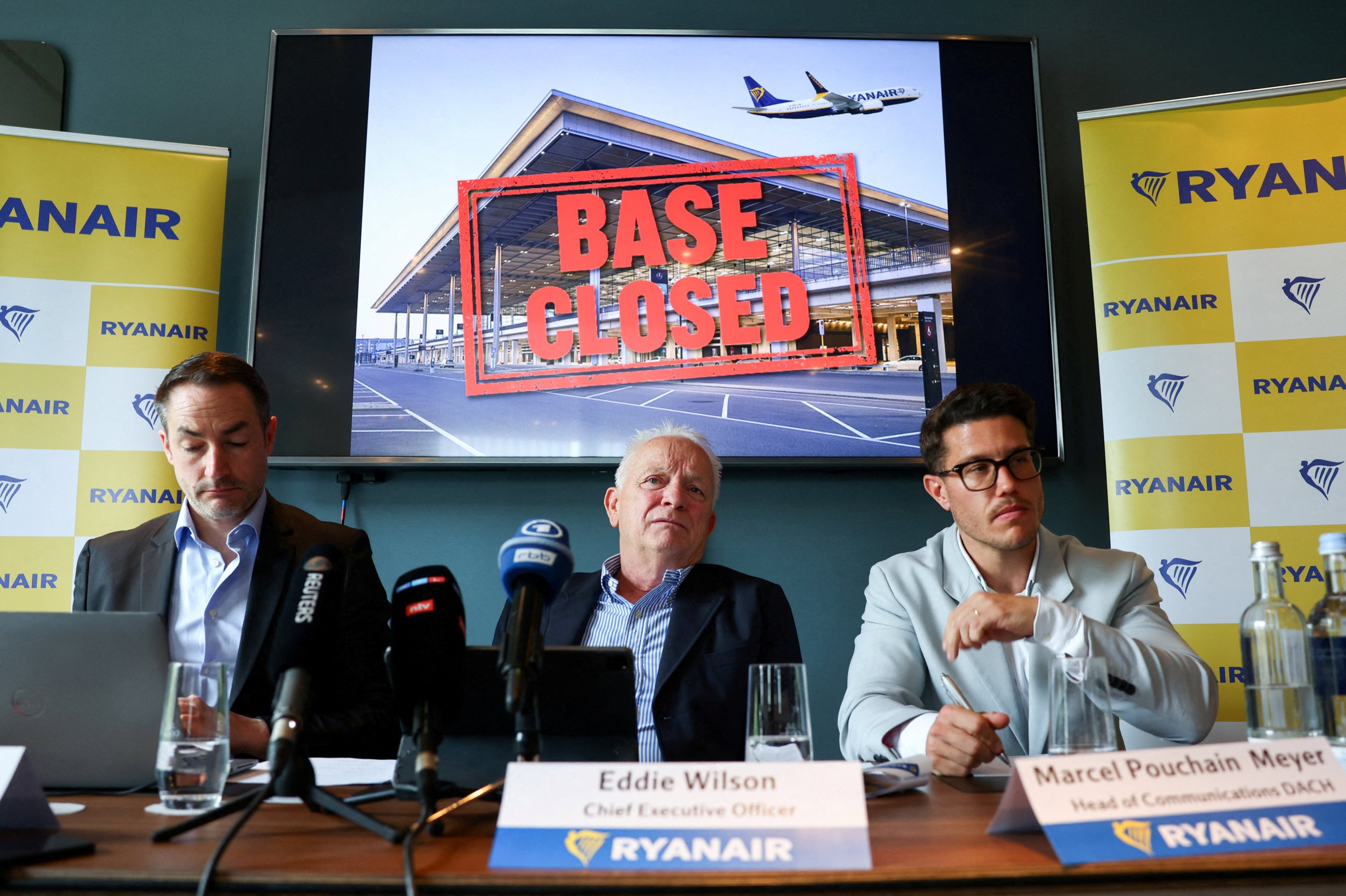 Ryanair to shut Berlin base, slash flights over high charges