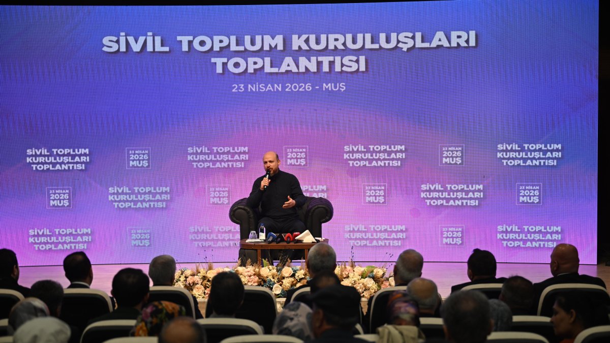 Bilal Erdoğan, chairperson of the Ilim Yayma Foundation, speaks at a civil society meeting addressing education and youth development, Muş, Türkiye, April 23, 2026. (AA Photo)