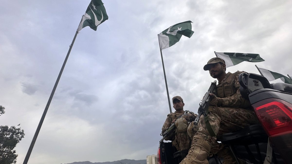 Pakistani Army soldiers stand guard at a check point amid a high-level security lockdown due to anticipated US-Iran peace talks, in Islamabad, Pakistan, April 24, 2026. (EPA Photo)