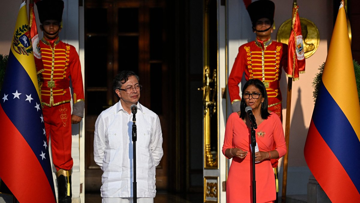 Venezuela, Colombia agree military co-op on 1st post-Maduro visit