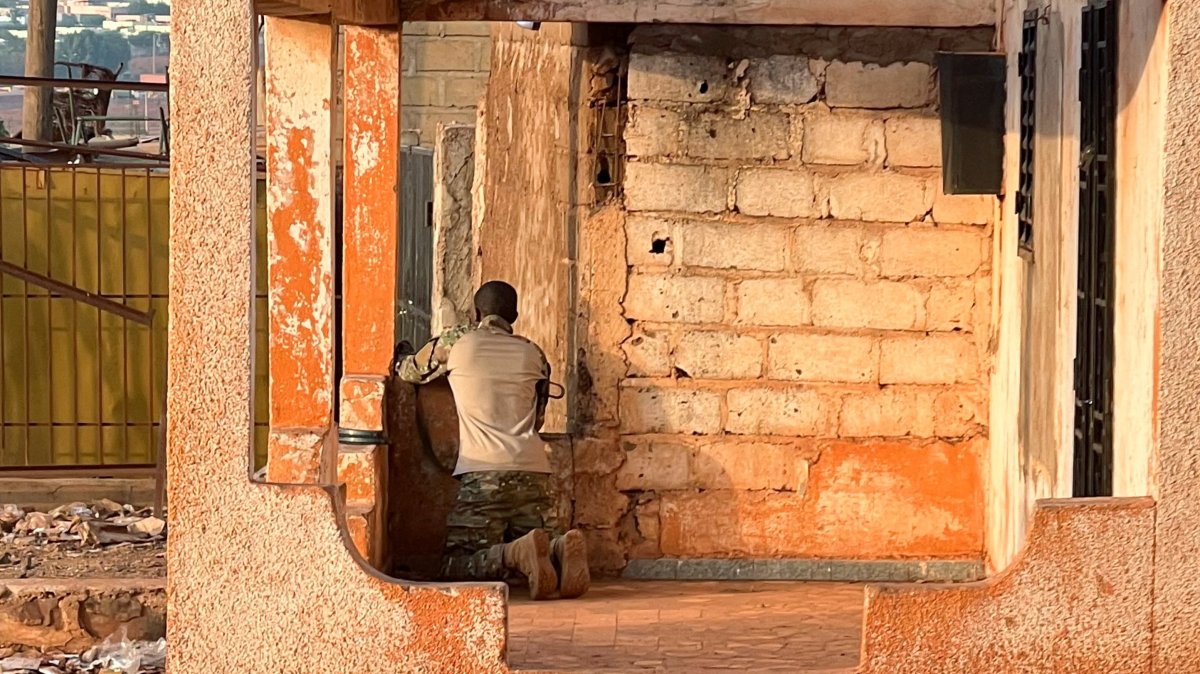 A Malian soldier stands in position with his weapon during an attack on Mali's main military base Kati outside the capital Bamako, Mali, April 25, 2026. (Reuters Photo)