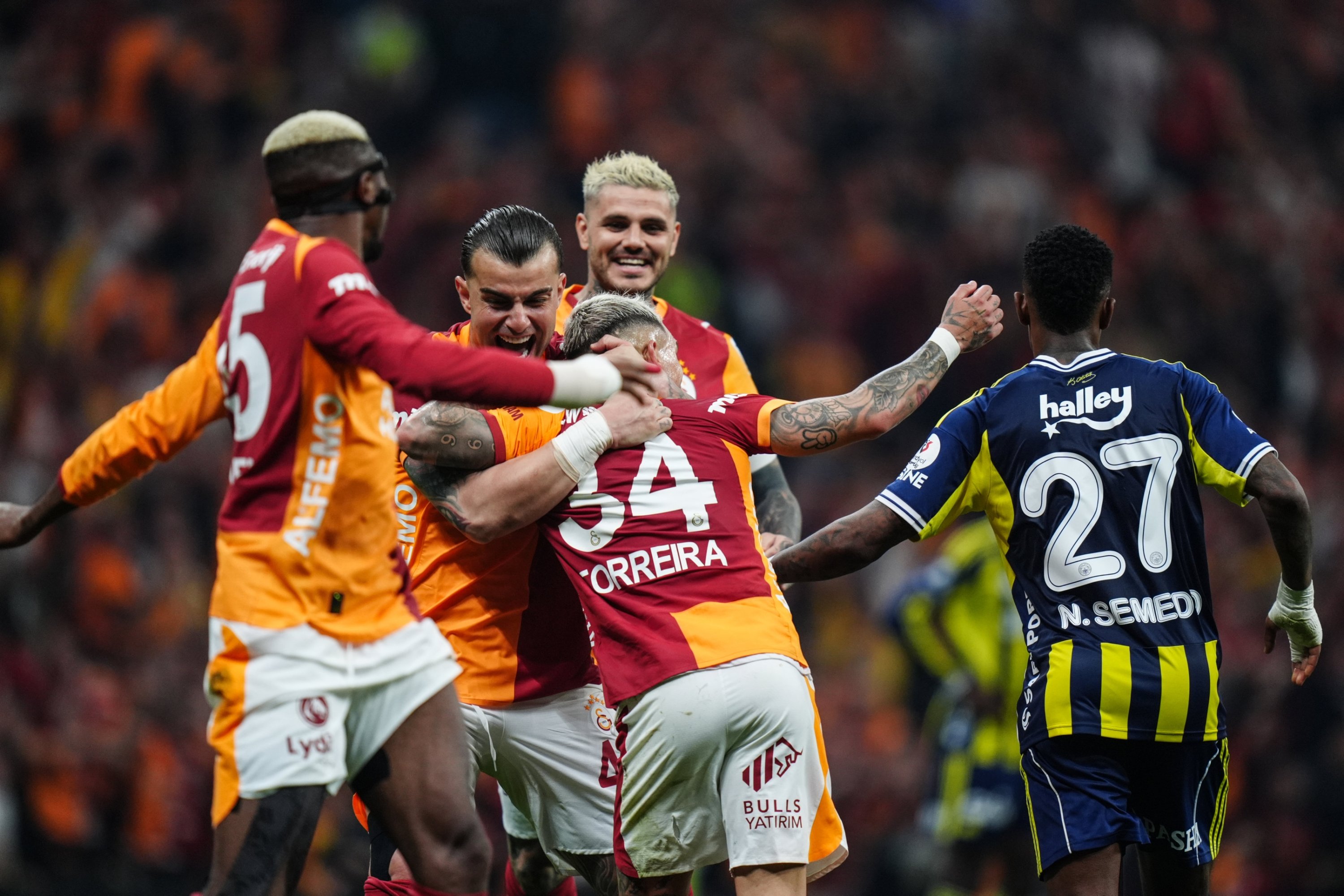 Galatasaray beat Fenerbahçe 3-0 in fiery derby