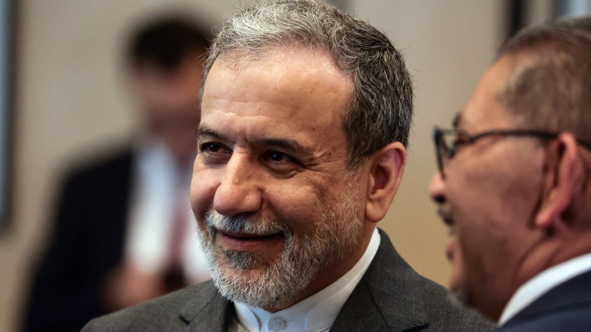 Iranian Foreign Minister Abbas Araghchi (L) attends the 51st Session of the Organization of Islamic Cooperation (OIC) Council of Foreign Ministers in Istanbul, Türkiye, June 21, 2025. (EPA Photo)