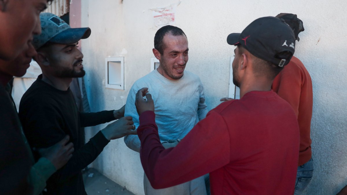 A Palestinian detainee is greeted by relatives upon his release from an Israeli prison in Deir al-Balah, the Gaza Strip, April 26, 2026. (AA Photo)