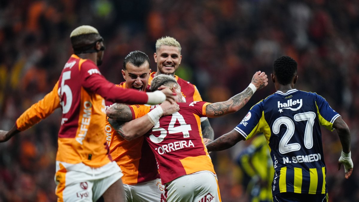 Galatasaray’s Lucas Torreira (34) celebrates with teammates after scoring during a 3-0 win over Fenerbahçe in a Turkish Super Lig match at RAMS Park in Istanbul, Türkiye, April 26, 2026. (AA Photo)