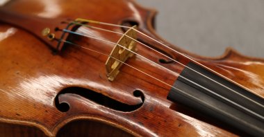 A 1714 Stradivarius violin is on display at the Museum of Fine Arts, Boston, U.S., Sept. 17, 2025. (Getty Images Photo)