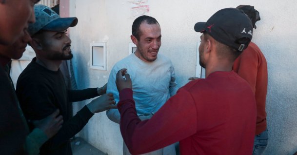 A Palestinian detainee is greeted by relatives upon his release from an Israeli prison in Deir al-Balah, the Gaza Strip, April 26, 2026. (AA Photo)