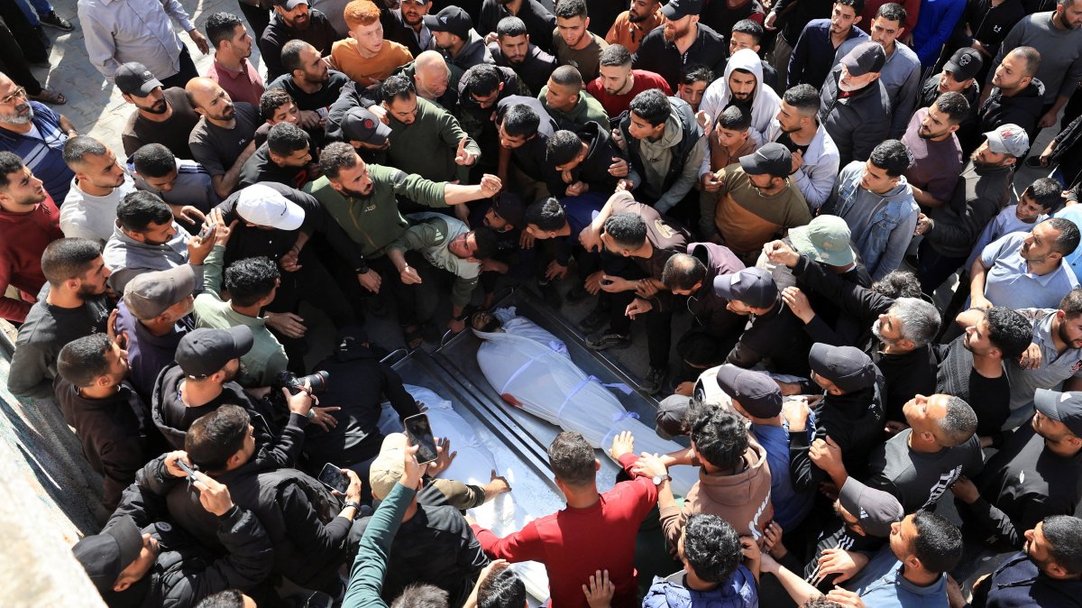 Hamas commander, 9-year-old among 5 killed in Israeli strikes on Gaza