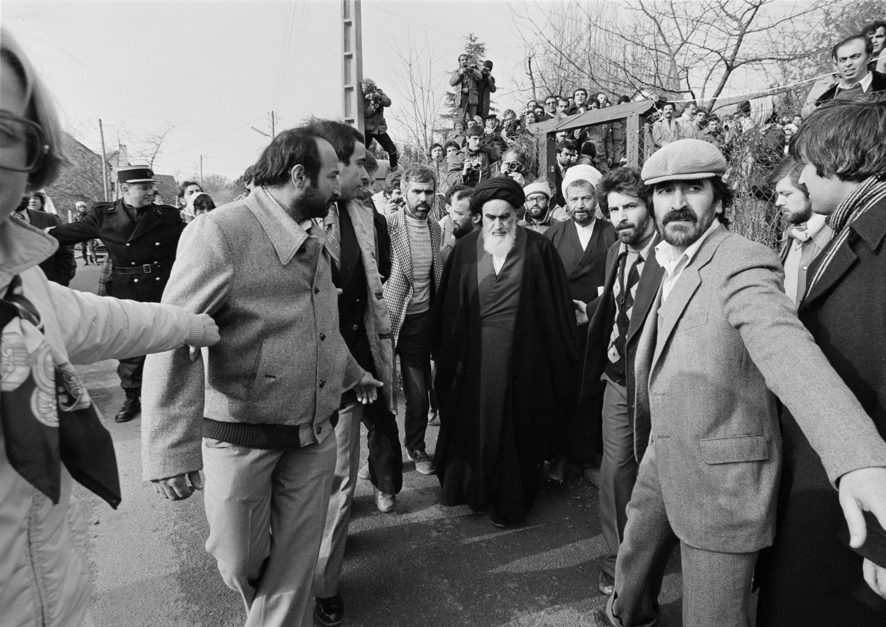 Decades-old intel file sheds light on Khomeini’s stay in Türkiye