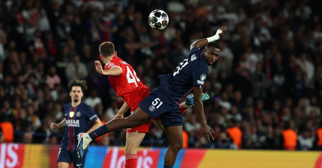 Bayern's Josip Stanisic (L) in action against PSG's Willian Pacho during their UEFA Champions League semifinal match in Paris, France, April 28, 2026. (EPA Photo)