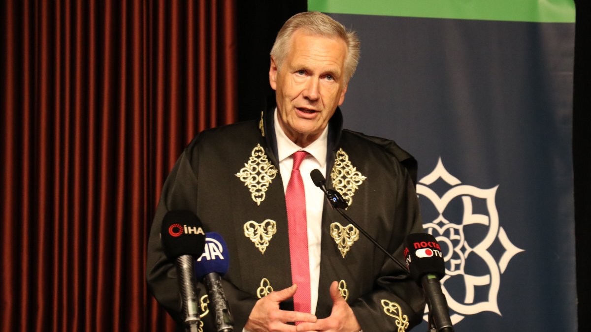 Former German President Christian Wulff speaks at a ceremony at Kocaeli University, Kocaeli, April 30, 2026. (AA Photo)