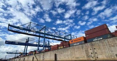 A general view of containers and cranes at the port, Mersin, southern Türkiye, April 21, 2026. (IHA Photo)