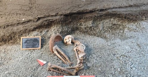 This image released by the Italian Culture Ministry shows a victim of the A.D. 79 eruption of Mount Vesuvius, in the Pompeii archaeological area near Naples, Italy, April 27, 2026. (Italian Culture Ministry via AP)