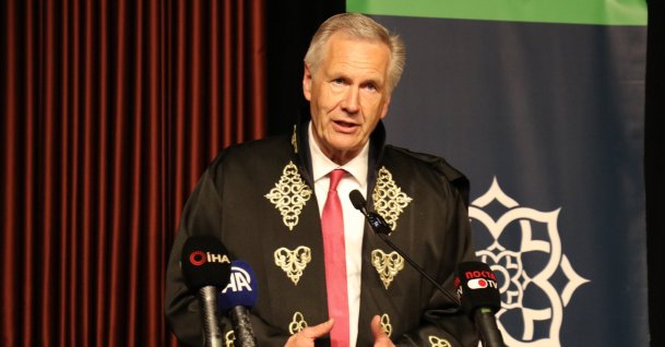 Former German President Christian Wulff speaks at a ceremony at Kocaeli University, Kocaeli, April 30, 2026. (AA Photo)