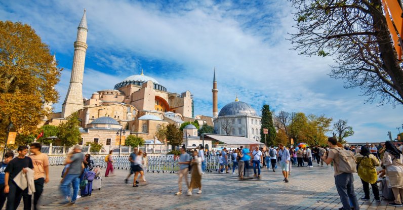People walk close to Hagia Sophia Mosque, Istanbul, Türkiye, Oct. 10, 2024. (Shutterstock Photo)
