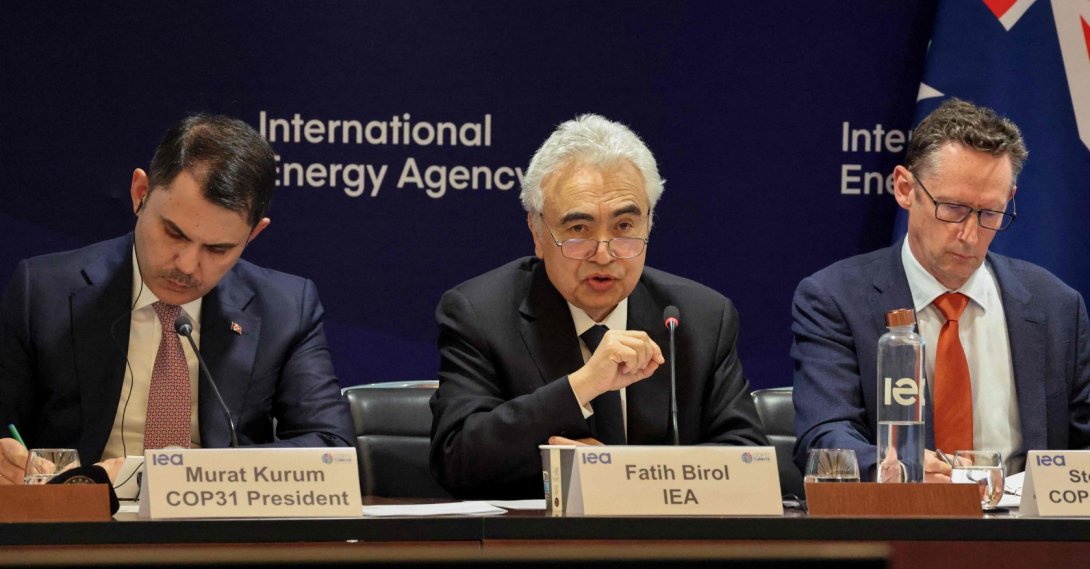 (From L-R) Environment, Urbanization and Climate Change Minister and COP31 President-designate Murat Kurum, International Energy Agency (IEA) Executive Director Fatih Birol and Australian Ambassador to the Organisation for Economic Co-operation and Development (OECD) and President of Negotiations for COP31 Stephen Jones take part in a conference on energy transition, Paris, France, April 30, 2026. (AFP Photo)