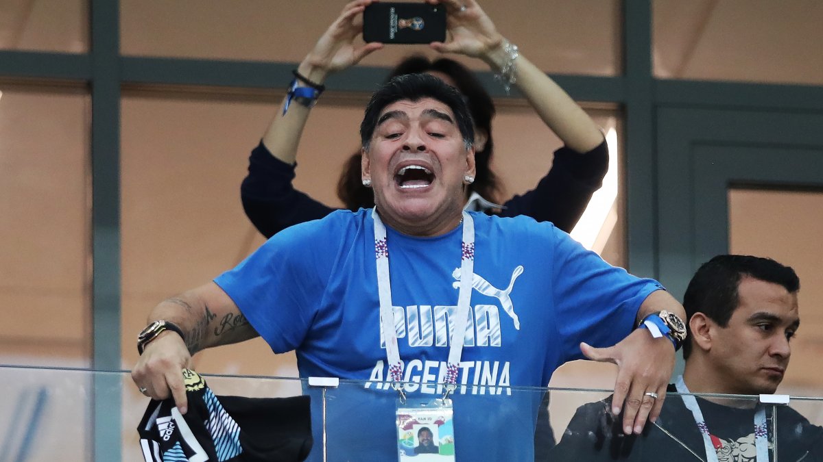Diego Maradona shouts during the 2018 FIFA World Cup Russia group D match between Argentina and Croatia at Nizhniy Novgorod Stadium, Nizhniy Novgorod, Russia, June 21, 2018. (Getty Images Photo)