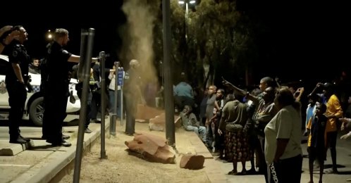 Community unrest outside Alice Springs Hospital, where a 47-year-old man arrested in connection with the alleged killing of five-year-old Kumanjayi Little Baby was taken, Alice Springs, Australia, May 1, 2026. (Reuters Photo)