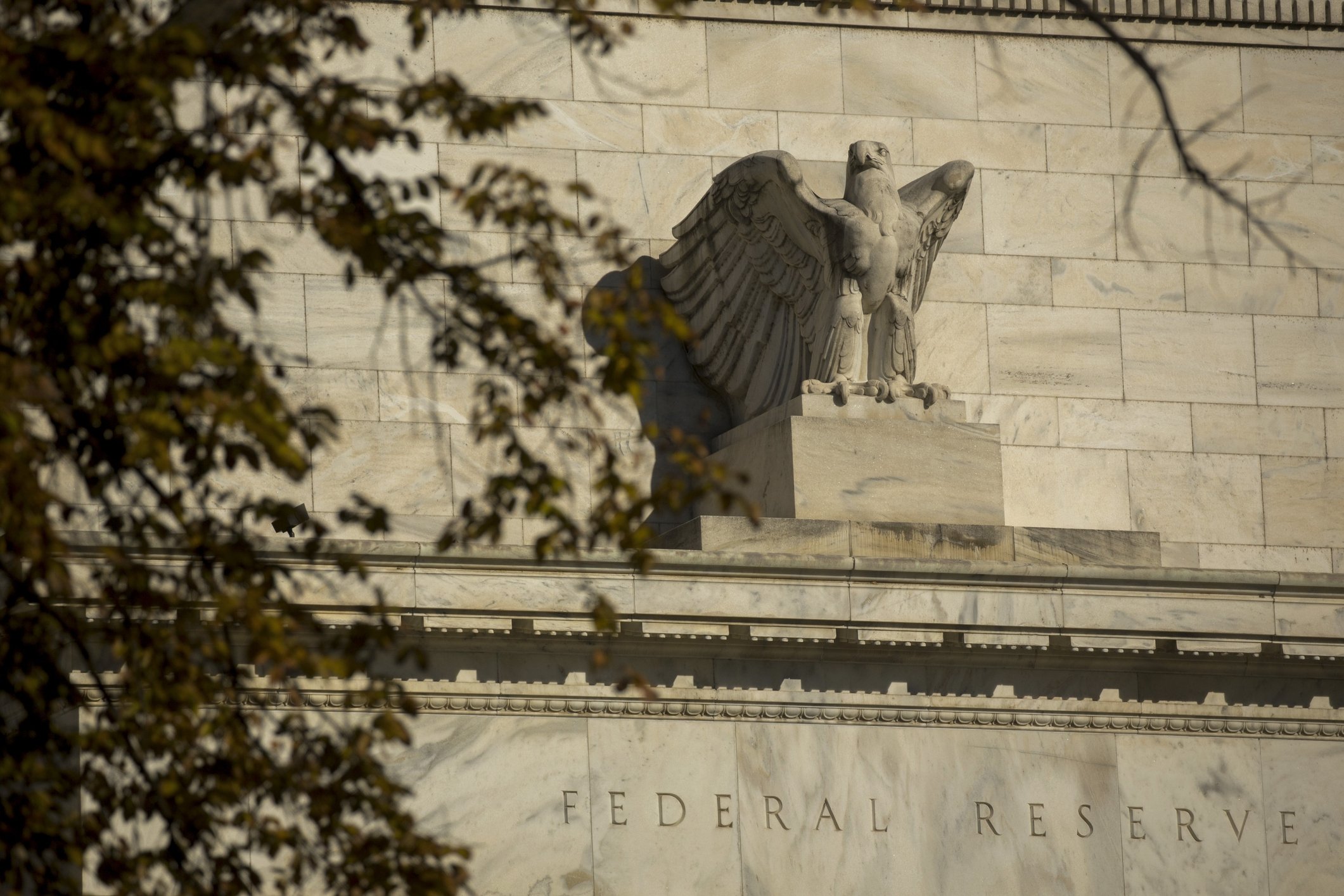 Patience or paralysis? Economic dangers of Central Banks’ caution