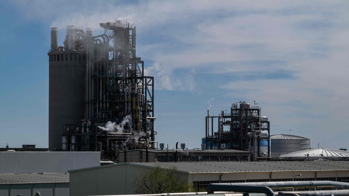 German fertilizer makers, farmers hit by fallout from Hormuz crisis