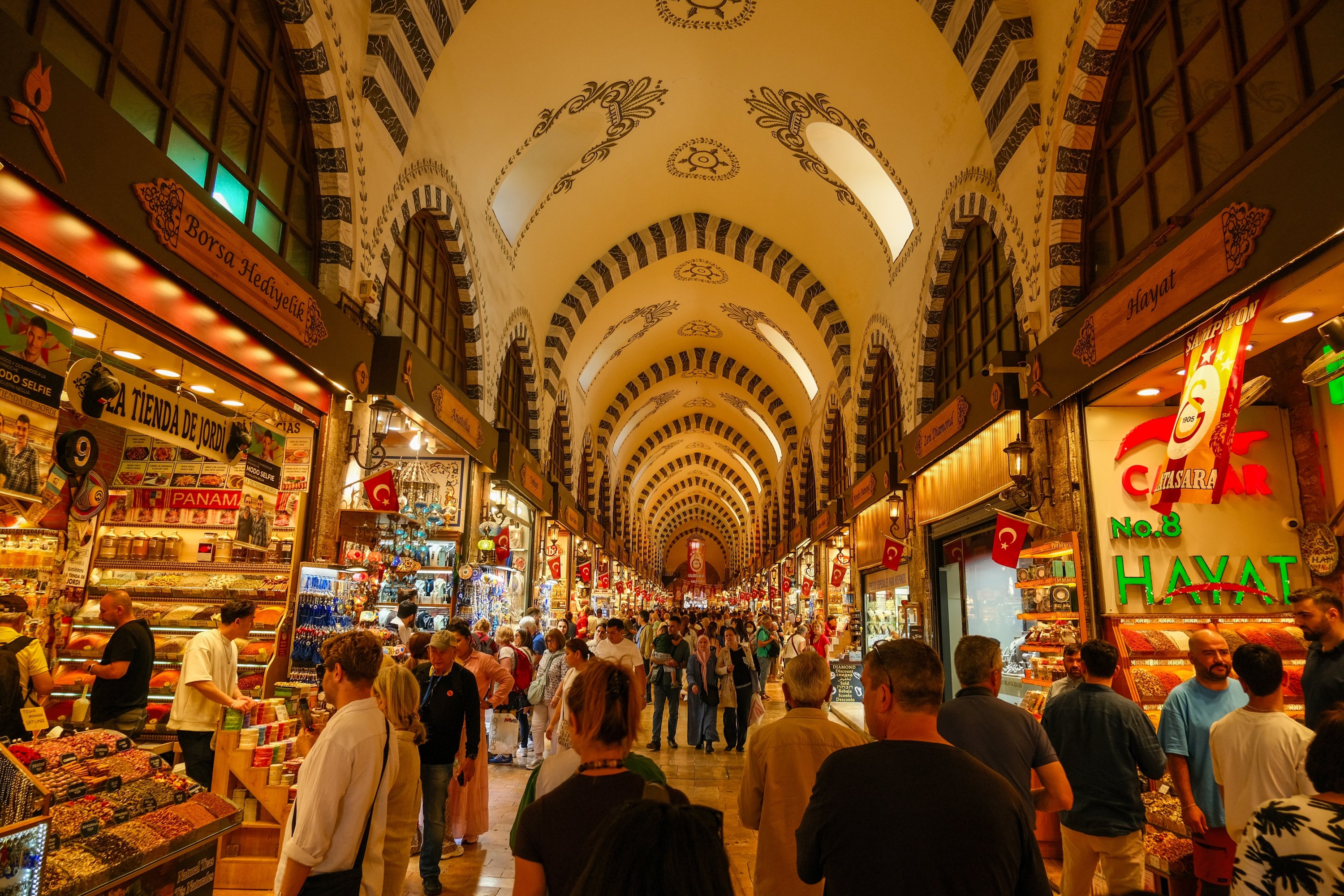 Research in Türkiye shows married couples report higher happiness