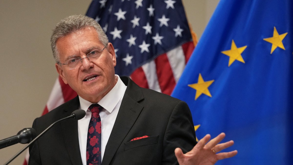 EU, US trade officials to meet in Paris after Trump's tariff threat