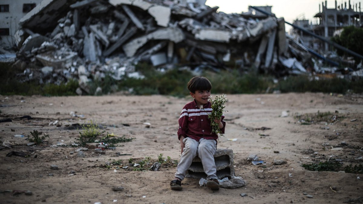 Gaza rebuilding stalls as costs rise, Israeli curbs persist, experts say