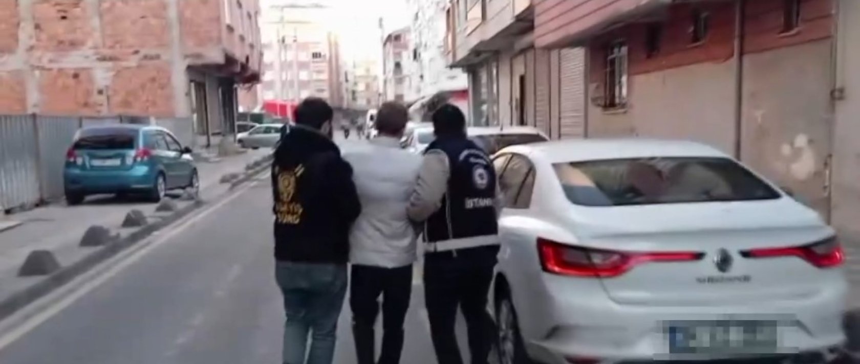 Police detain suspects in an operation over forged residence permits, Istanbul, Türkiye, April 4, 2026. (IHA Photo) 
