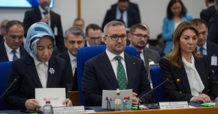 Central Bank of the Republic of Türkiye (CBRT) Governor Fatih Karahan (C) makes a presentation before Parliament's Planning and Budget Commission, Ankara, Türkiye, May, 5, 2026. (AA Photo)