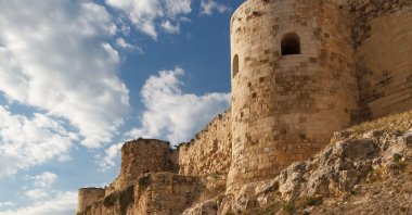 The ruins of Silifke Castle in Mersin, southern Türkiye. (Shutterstock Photo)