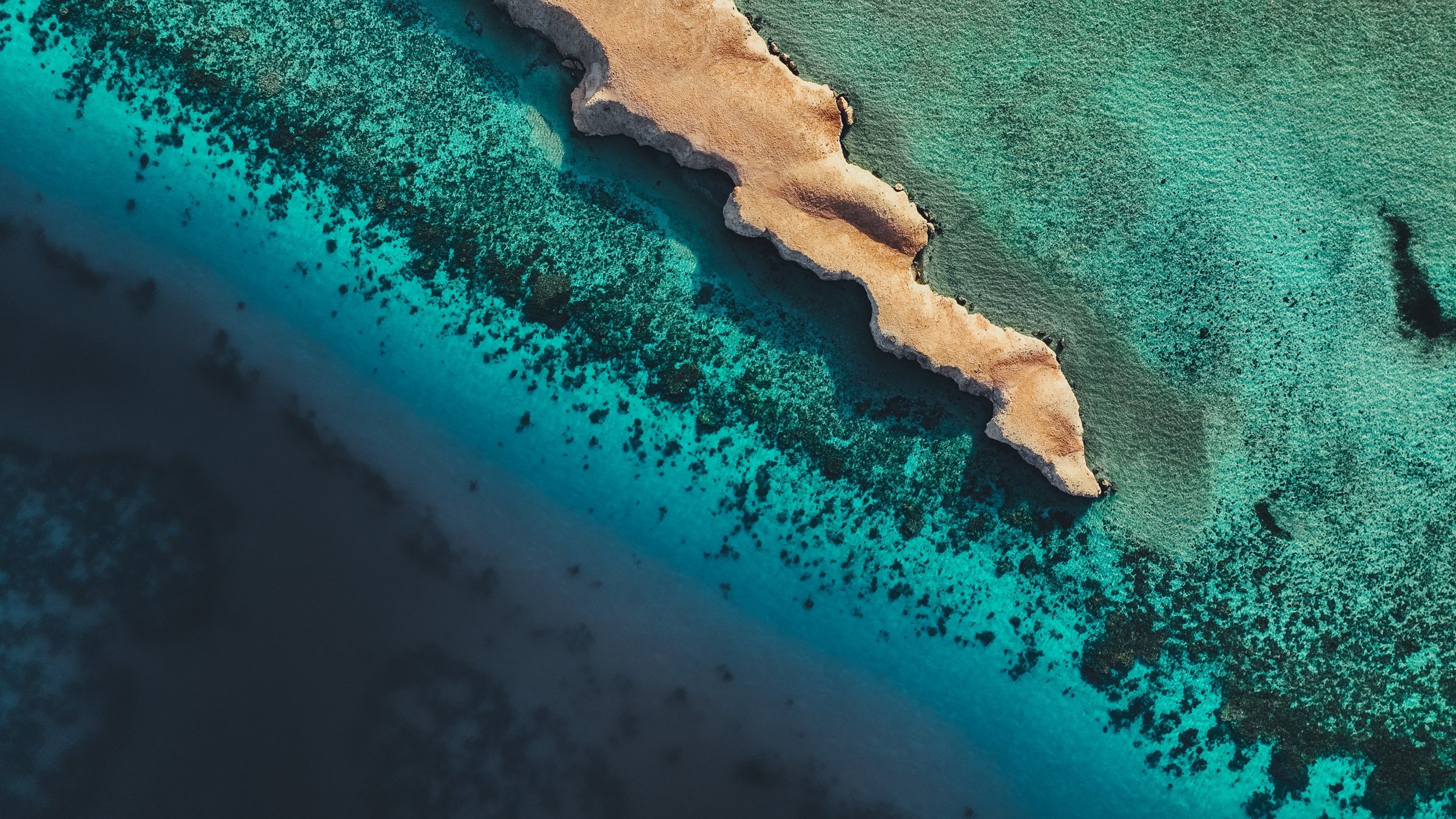Clear waters and untouched islands in the Red Sea, Jeddah, Saudi Arabia. (Shutterstock Photo)