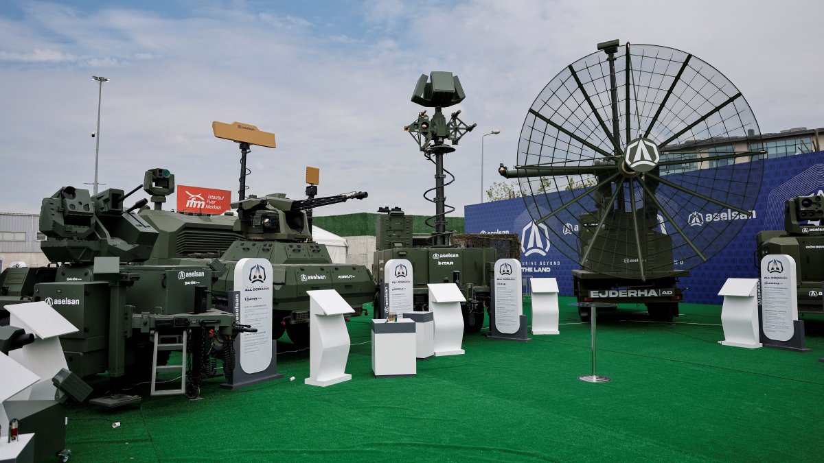Leading Turkish defense firm Aselsan’s air defense systems are displayed at SAHA 2026 International Defense and Aerospace Exhibition, Istanbul, Türkiye, May 5, 2026. (Reuters Photo)
