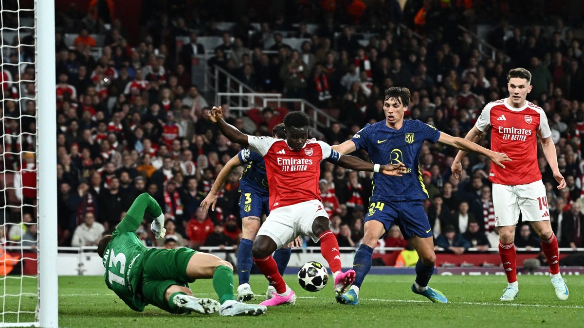 Arsenal's Bukayo Saka scores past Atletico Madrid's Jan Oblak during the UEFA Champions League semifinal second leg match at Emirates Stadium, London, U.K., May 5, 2026. (Reuters Photo)