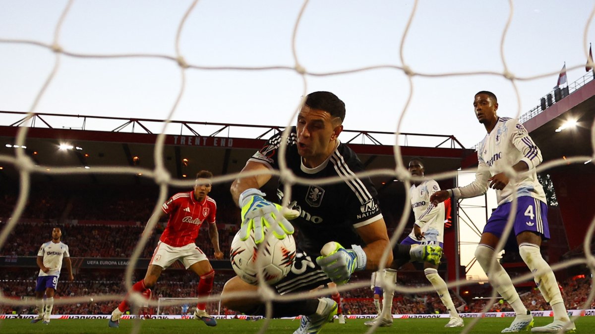 Aston Villa's Emiliano Martinez makes a save from Nottingham Forest's Igor Jesus during the UEFA Europa League semifinal first leg match at The City Ground, Nottingham, U.K., April 30, 2026. (Reuters Photo)