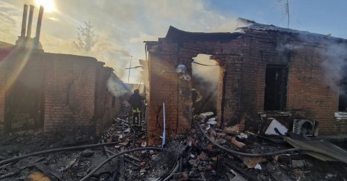 Ukrainian rescuers work at the site of a Russian strike on a private building in Kharkiv, northeastern Ukraine, May 6, 2026. (EPA Photo)