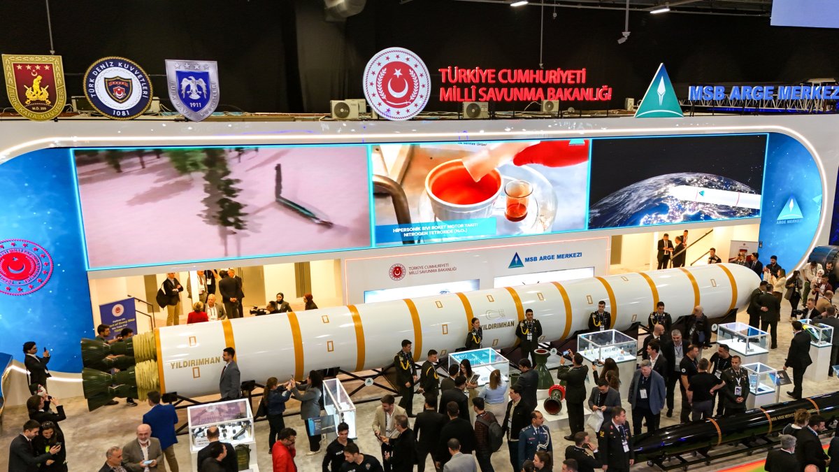 A general view of visitors next to the Yıldırımhan ballistic missile, Türkiye's first ICBM, during the SAHA 2026 defense fair, Istanbul, Türkiye, May 5, 2026. (AA Photo)