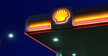 The logo of oil and gas company Shell at a gas station, Wijchen, Netherlands, April 13, 2026. (Reuters Photo)