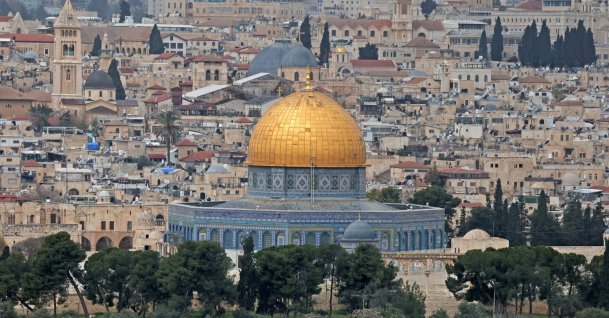 This photograph shows a view of the old city of Jerusalem with the Al-Aqsa Mosque and its Dome of the Rock, April 8, 2026. (AFP File Photo)