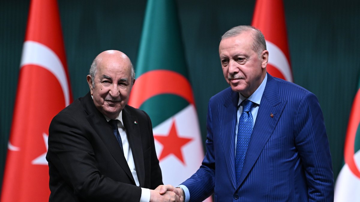 President Recep Tayyip Erdoğan and Algerian President Abdelmadjid Tebboune shake hands following talks in Ankara, Türkiye, May 7, 2026. (AA Photo)